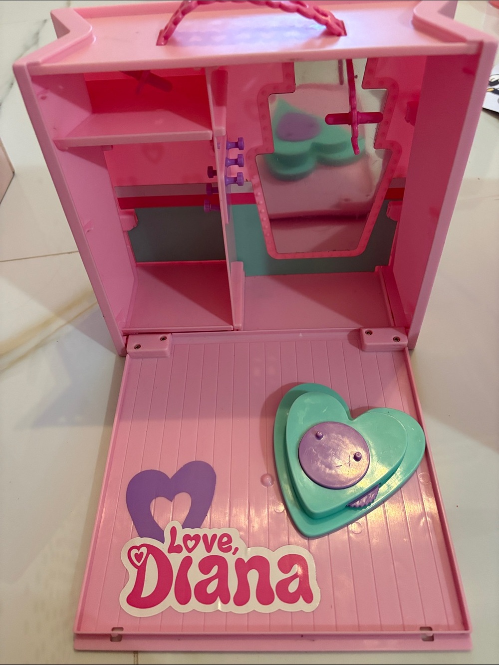 Love Diana Mystery Shopper Playset - Picture 3 of 4